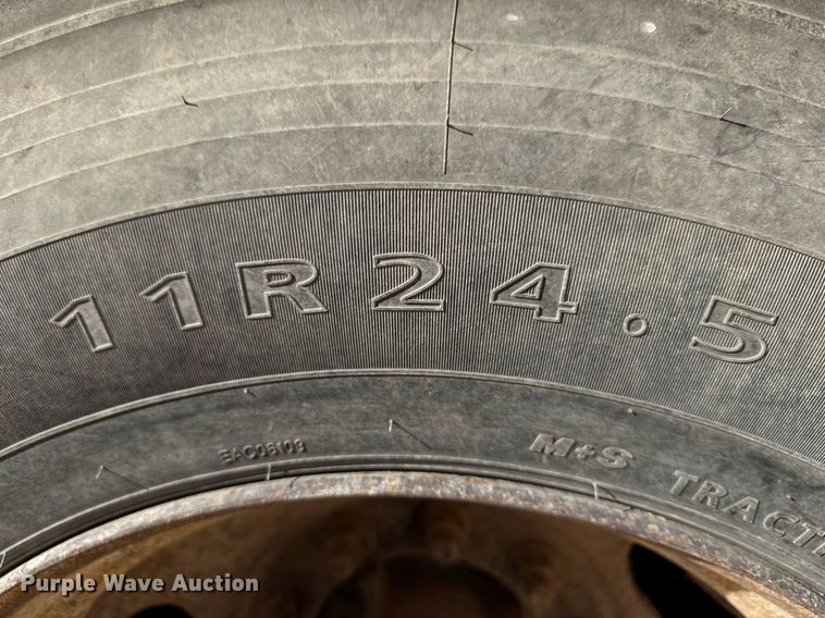 image for item DK6944 1998 Peterbilt 379 semi truck