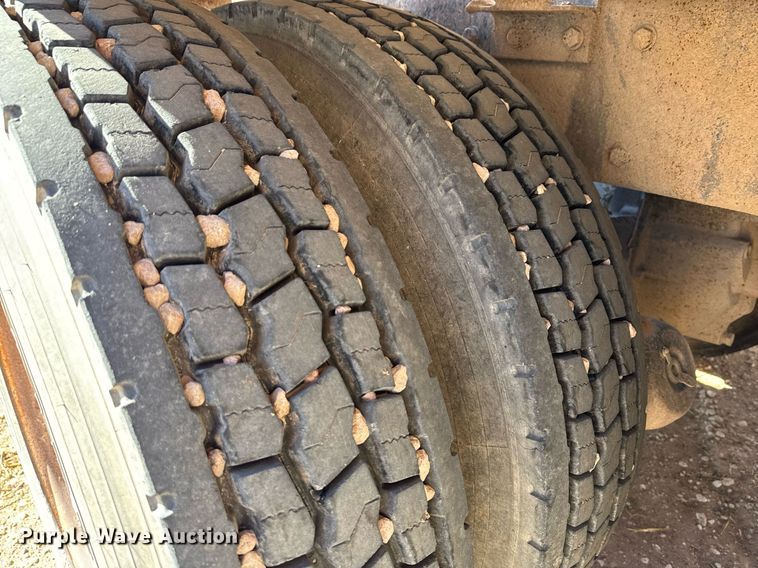 image for item DK6944 1998 Peterbilt 379 semi truck