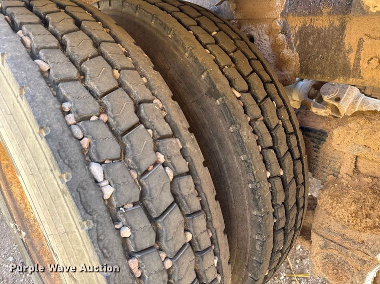 image for item DK6944 1998 Peterbilt 379 semi truck