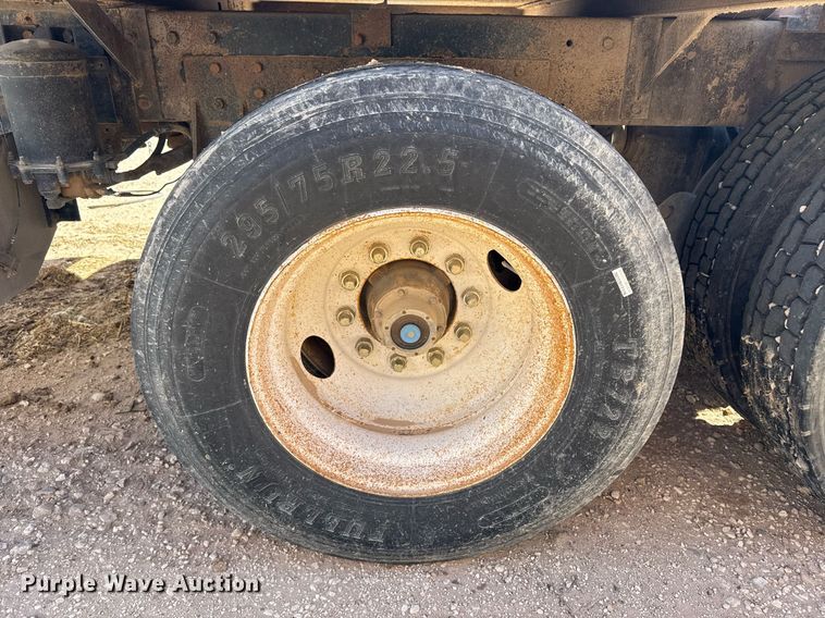 image for item DK6944 1998 Peterbilt 379 semi truck