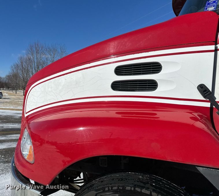 image for item DN0983 2015 Mack CXU613 semi truck