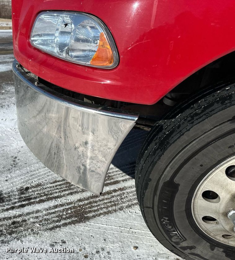 image for item DN0983 2015 Mack CXU613 semi truck