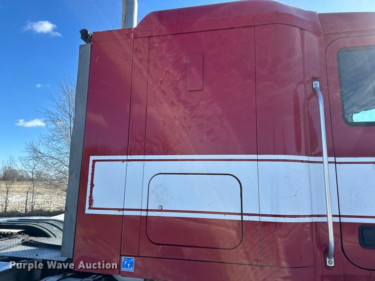 image for item DN0983 2015 Mack CXU613 semi truck