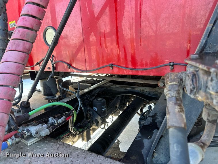 image for item DN0983 2015 Mack CXU613 semi truck