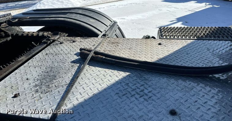 image for item DN0983 2015 Mack CXU613 semi truck