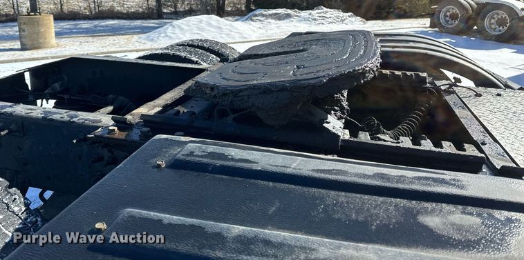 image for item DN0983 2015 Mack CXU613 semi truck