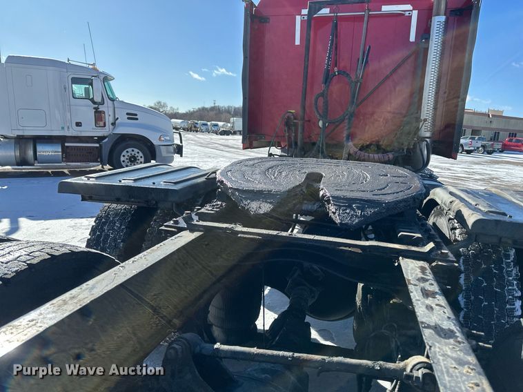 image for item DN0983 2015 Mack CXU613 semi truck