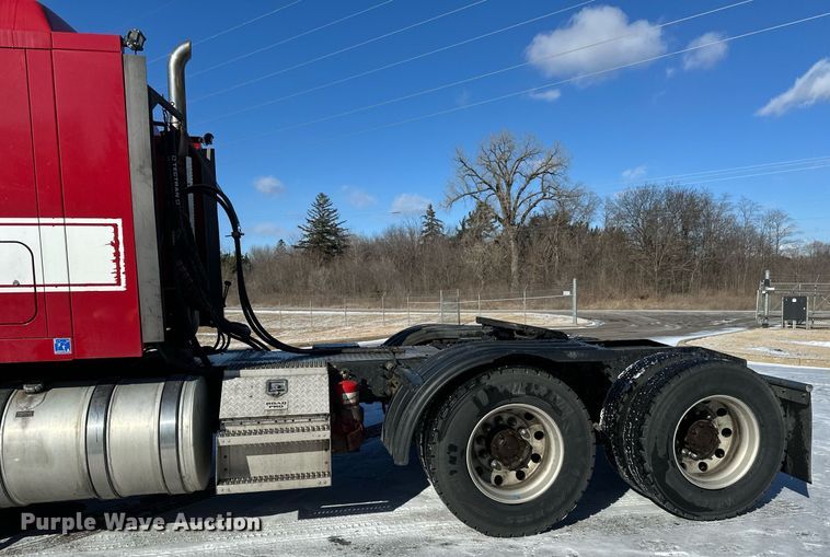 image for item DN0983 2015 Mack CXU613 semi truck