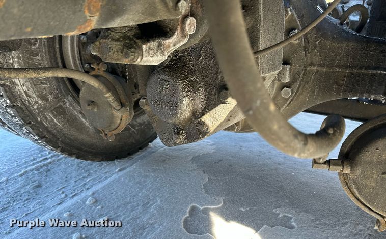 image for item DN0983 2015 Mack CXU613 semi truck