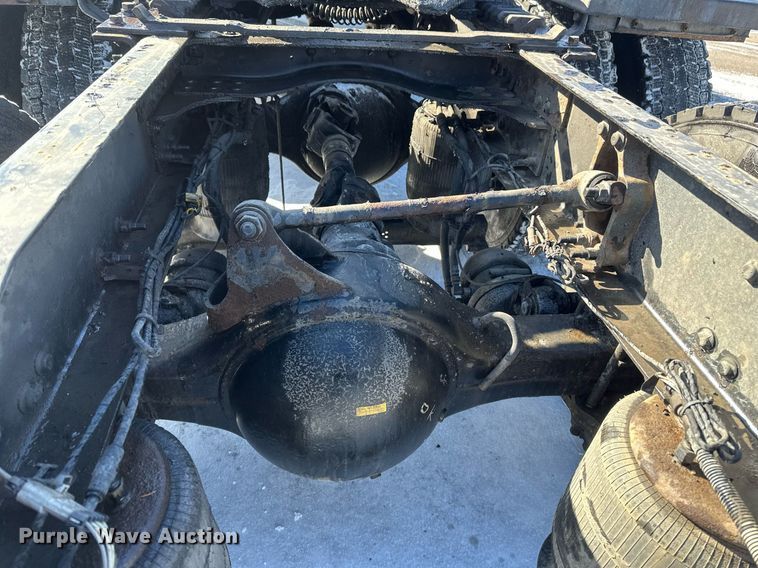 image for item DN0983 2015 Mack CXU613 semi truck