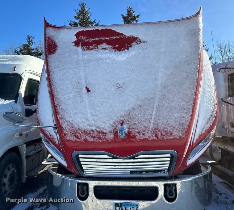 image for item DN0983 2015 Mack CXU613 semi truck