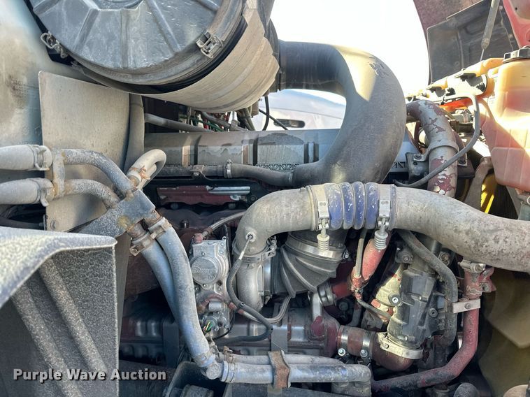 image for item DN0983 2015 Mack CXU613 semi truck