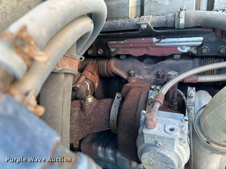 image for item DN0983 2015 Mack CXU613 semi truck