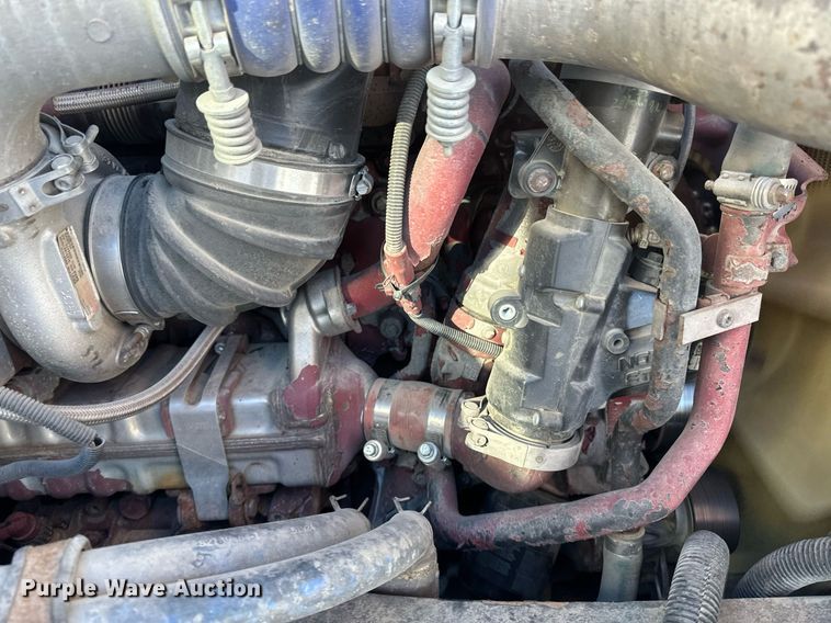 image for item DN0983 2015 Mack CXU613 semi truck