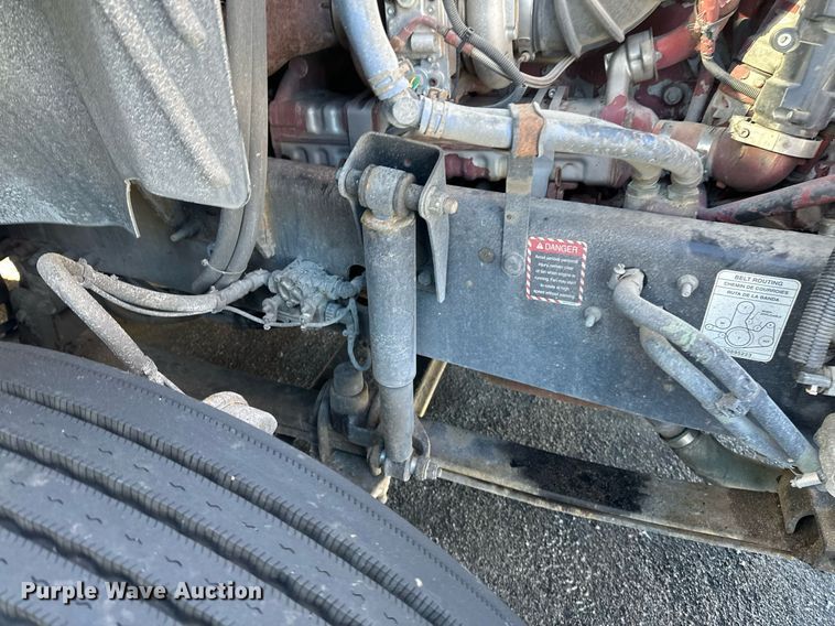 image for item DN0983 2015 Mack CXU613 semi truck