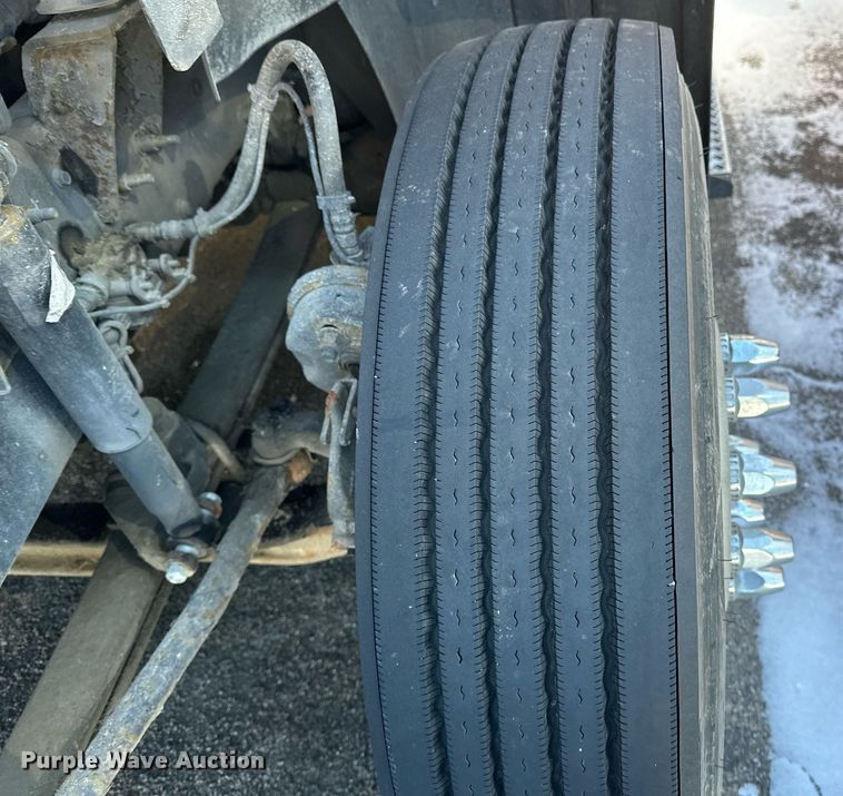 image for item DN0983 2015 Mack CXU613 semi truck