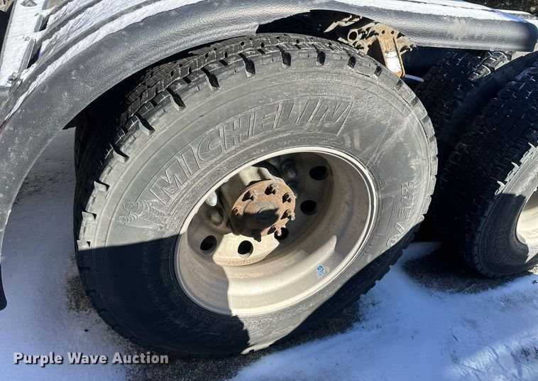 image for item DN0983 2015 Mack CXU613 semi truck