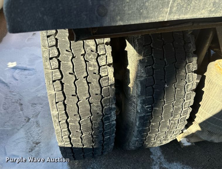 image for item DN0983 2015 Mack CXU613 semi truck