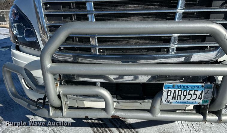 image for item DN0984 2015 Freightliner  Cascadia semi truck