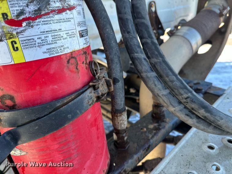 image for item DN0984 2015 Freightliner  Cascadia semi truck