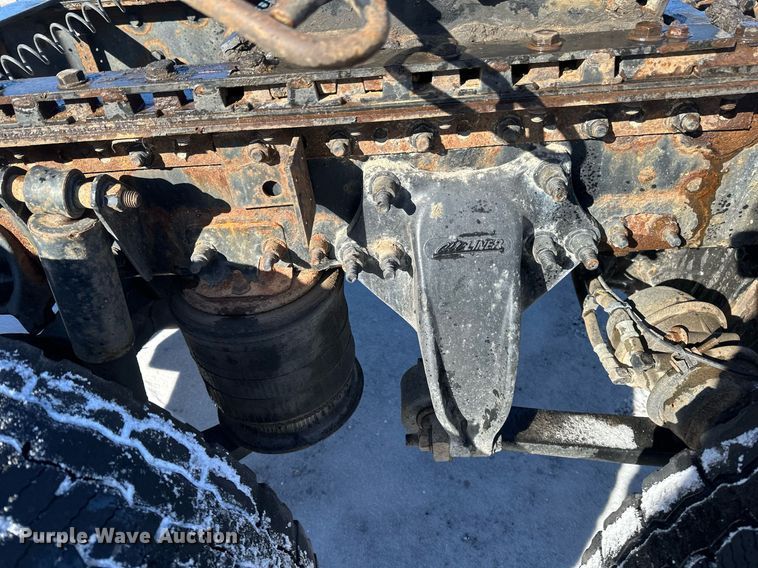 image for item DN0984 2015 Freightliner  Cascadia semi truck