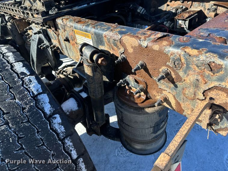 image for item DN0984 2015 Freightliner  Cascadia semi truck