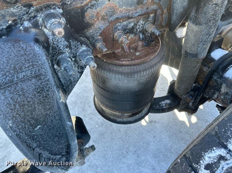 image for item DN0984 2015 Freightliner  Cascadia semi truck