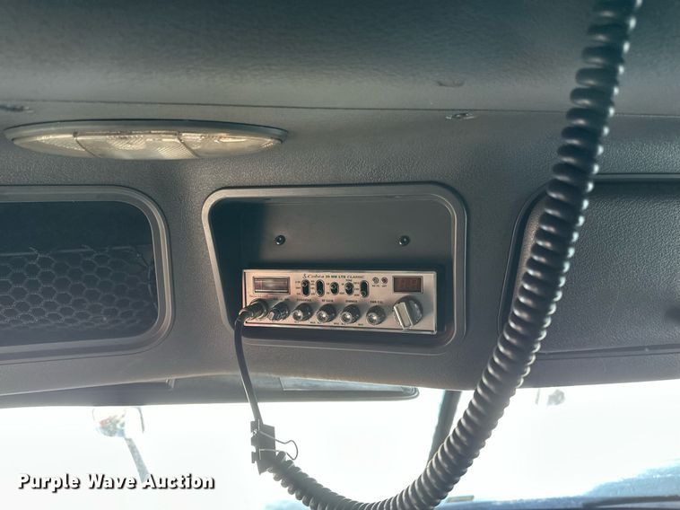 image for item DN0984 2015 Freightliner  Cascadia semi truck