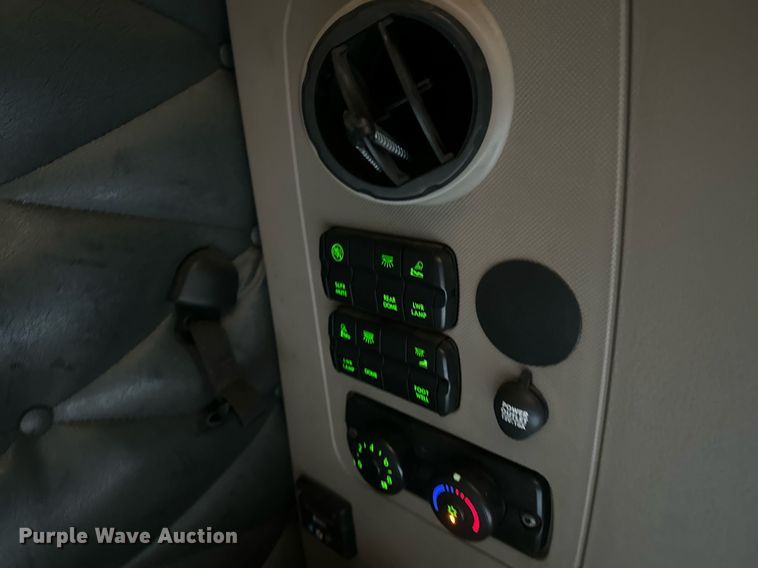 image for item DN0984 2015 Freightliner  Cascadia semi truck