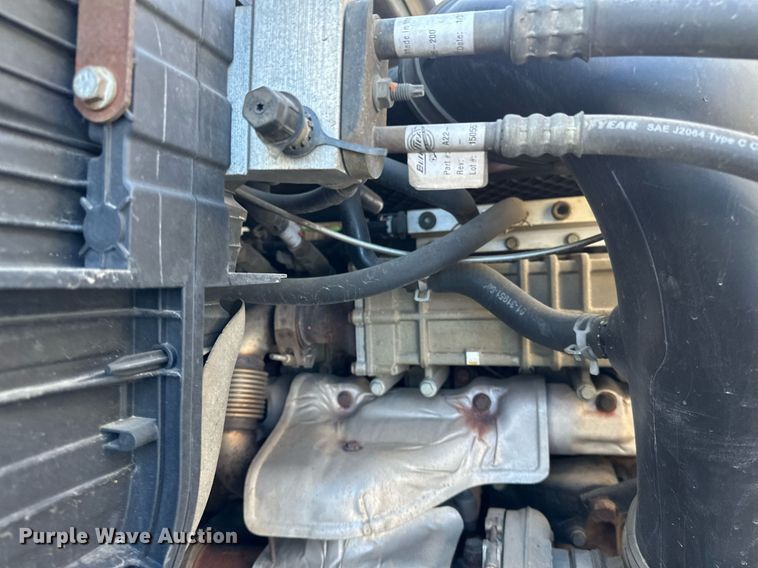 image for item DN0984 2015 Freightliner  Cascadia semi truck