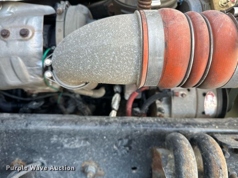 image for item DN0984 2015 Freightliner  Cascadia semi truck