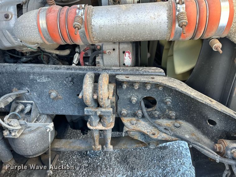 image for item DN0984 2015 Freightliner  Cascadia semi truck