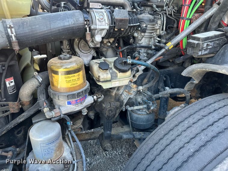 image for item DN0984 2015 Freightliner  Cascadia semi truck