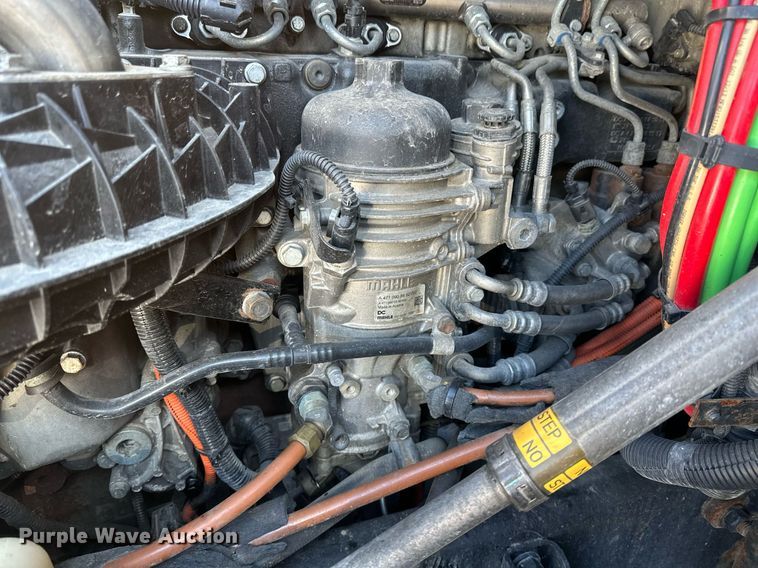 image for item DN0984 2015 Freightliner  Cascadia semi truck