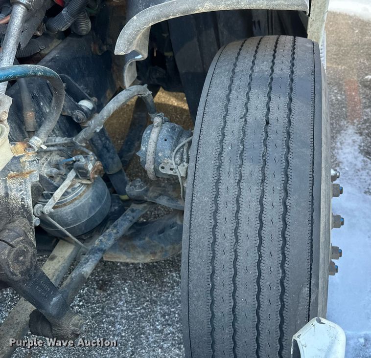 image for item DN0984 2015 Freightliner  Cascadia semi truck