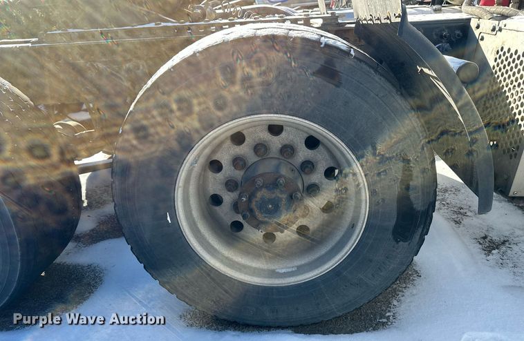 image for item DN0984 2015 Freightliner  Cascadia semi truck