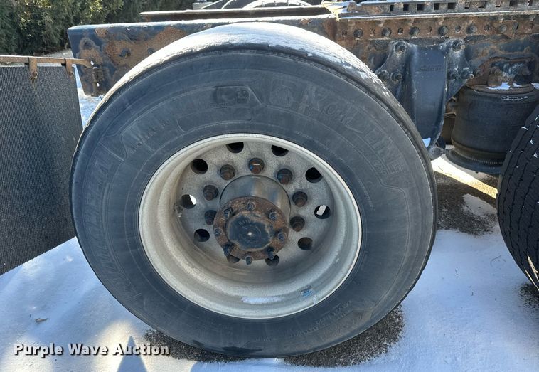 image for item DN0984 2015 Freightliner  Cascadia semi truck