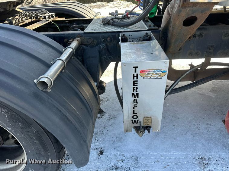 image for item DN0985 2017 Freightliner  Cascadia semi truck