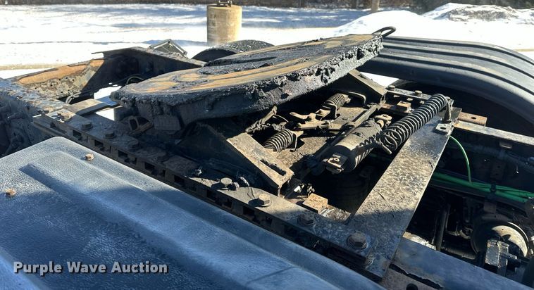 image for item DN0985 2017 Freightliner  Cascadia semi truck