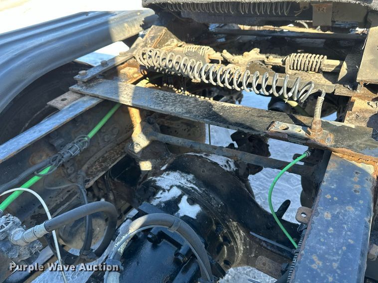 image for item DN0985 2017 Freightliner  Cascadia semi truck