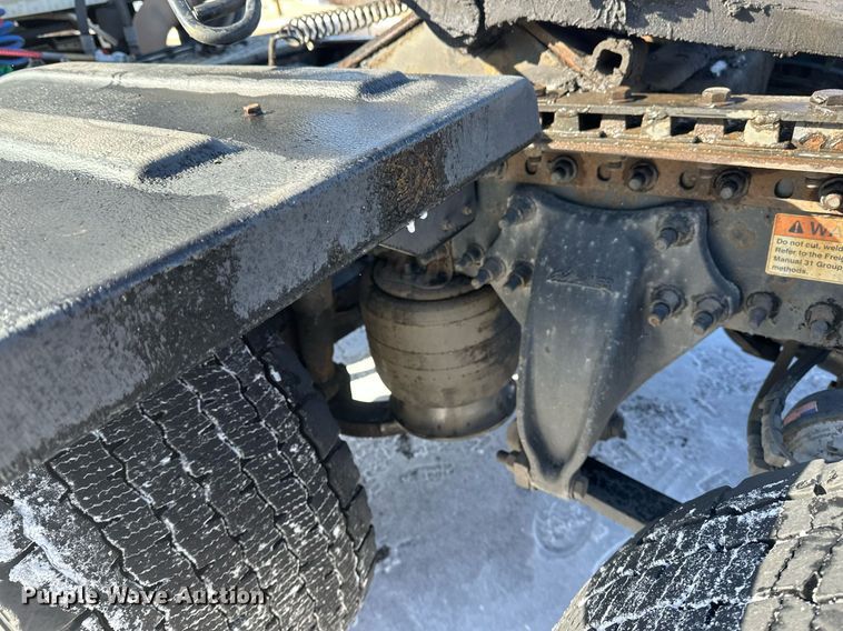 image for item DN0985 2017 Freightliner  Cascadia semi truck