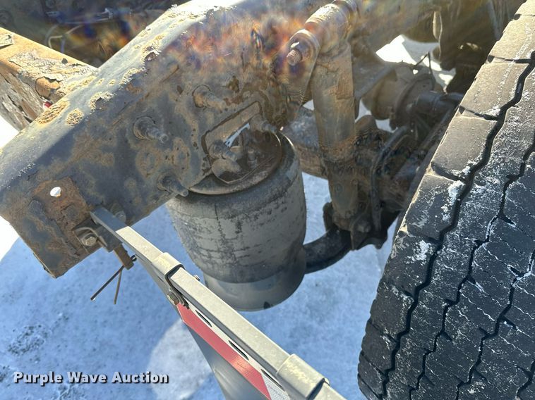 image for item DN0985 2017 Freightliner  Cascadia semi truck