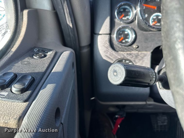 image for item DN0985 2017 Freightliner  Cascadia semi truck