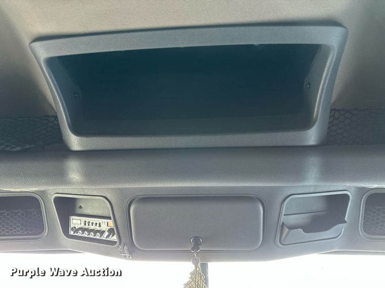 image for item DN0985 2017 Freightliner  Cascadia semi truck