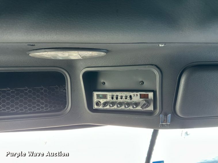 image for item DN0985 2017 Freightliner  Cascadia semi truck