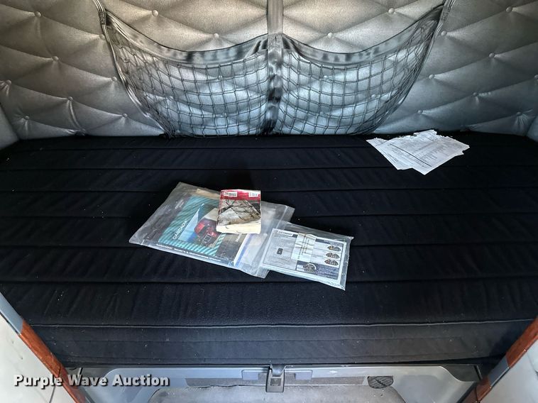 image for item DN0985 2017 Freightliner  Cascadia semi truck