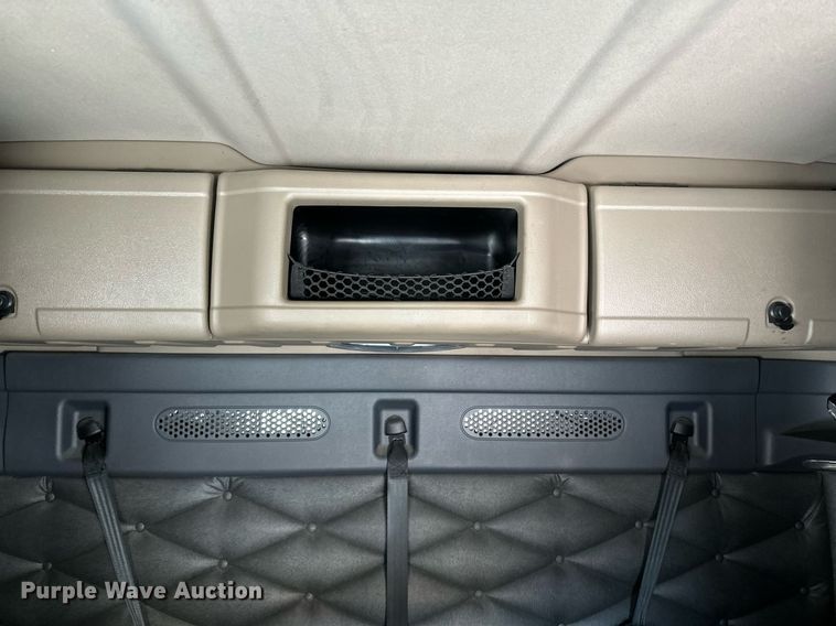 image for item DN0985 2017 Freightliner  Cascadia semi truck