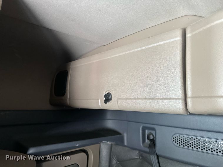 image for item DN0985 2017 Freightliner  Cascadia semi truck