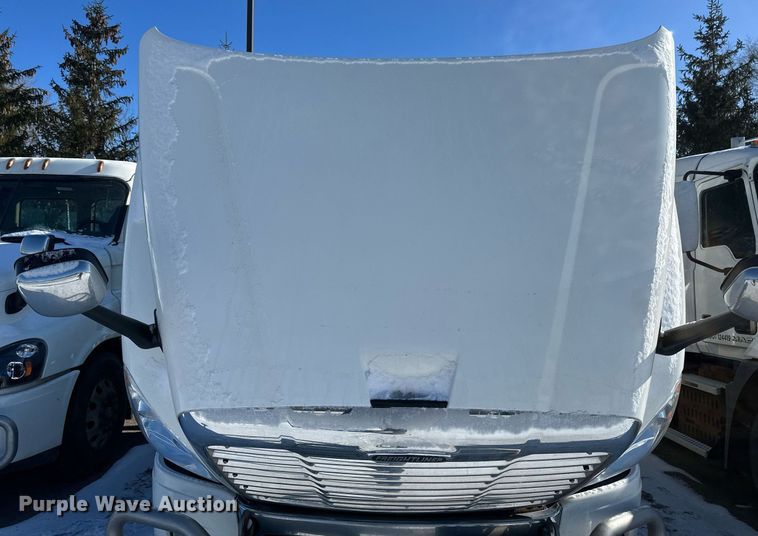 image for item DN0985 2017 Freightliner  Cascadia semi truck