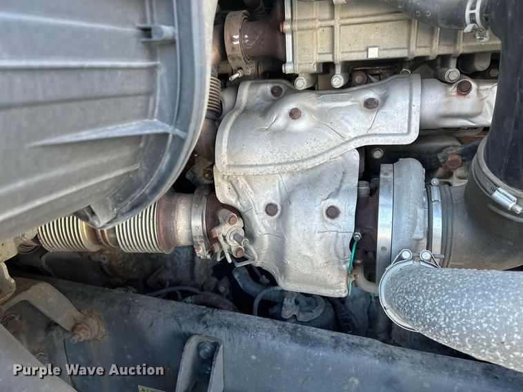 image for item DN0985 2017 Freightliner  Cascadia semi truck